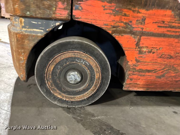 image for item FB5598 Toyota 8FGCU25 forklift