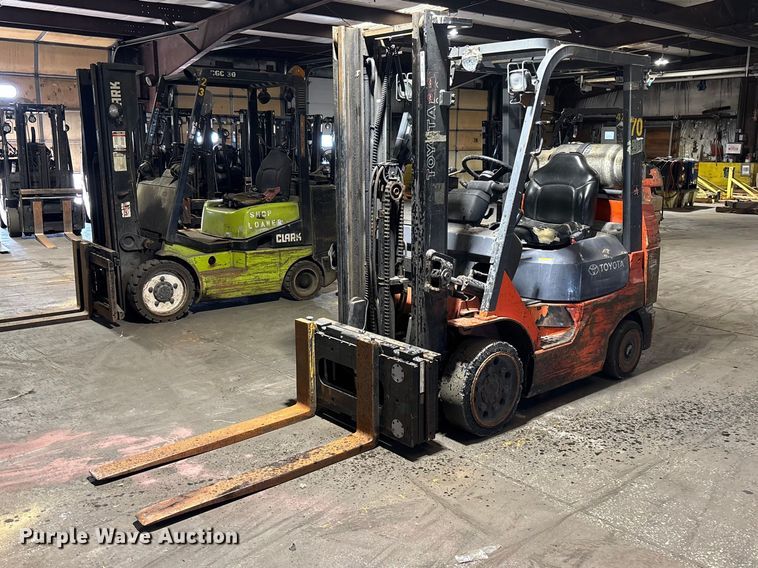 image for item FB5599 Toyota 7FGCU25 forklift