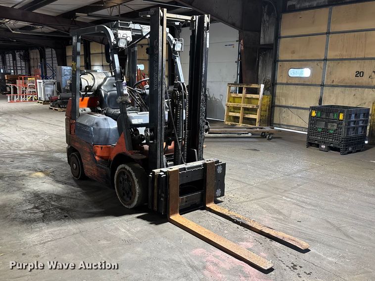 image for item FB5599 Toyota 7FGCU25 forklift