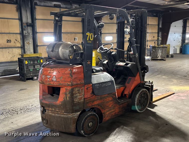 image for item FB5599 Toyota 7FGCU25 forklift