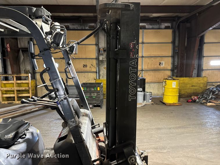 image for item FB5599 Toyota 7FGCU25 forklift