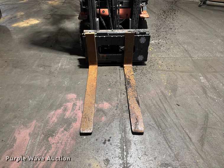 image for item FB5599 Toyota 7FGCU25 forklift