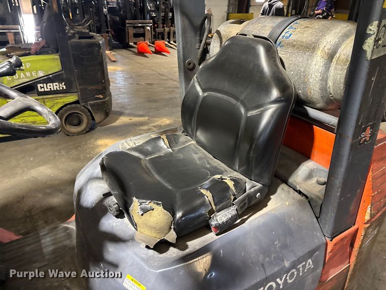 image for item FB5599 Toyota 7FGCU25 forklift