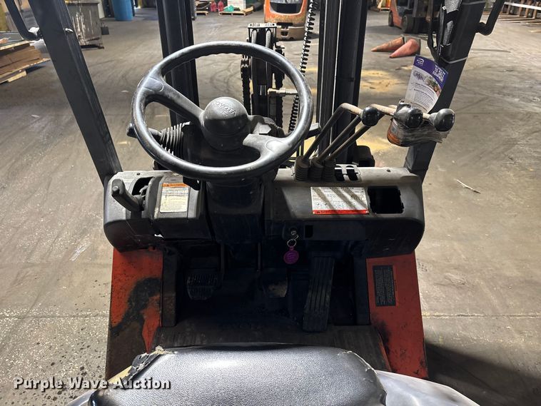image for item FB5599 Toyota 7FGCU25 forklift