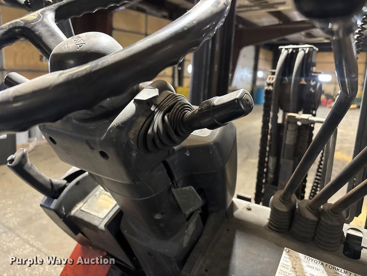 image for item FB5599 Toyota 7FGCU25 forklift