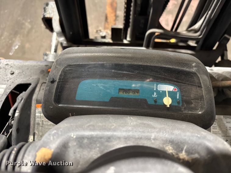 image for item FB5599 Toyota 7FGCU25 forklift