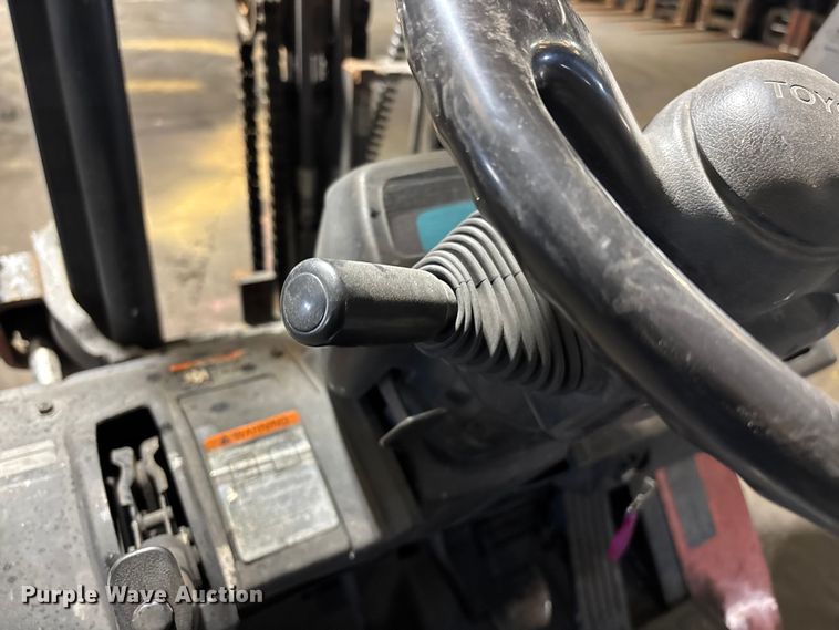 image for item FB5599 Toyota 7FGCU25 forklift