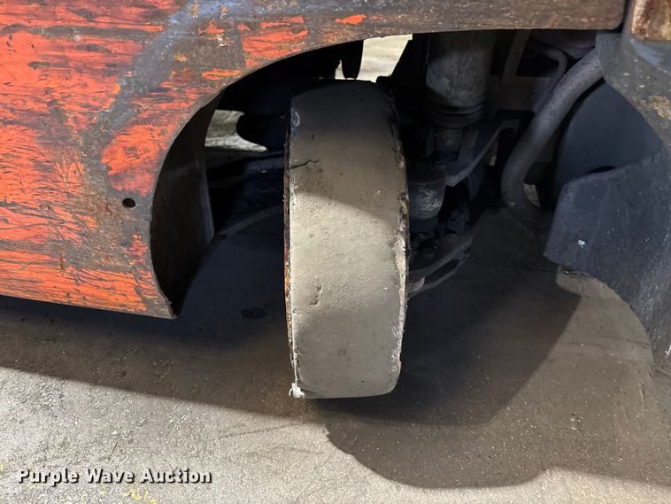 image for item FB5599 Toyota 7FGCU25 forklift