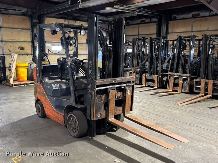 image for item FB5600 Toyota 8FGCU25 forklift
