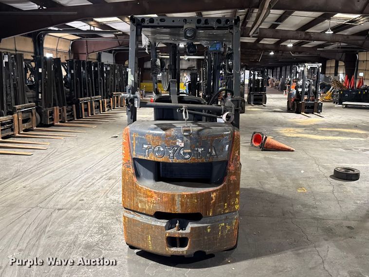 image for item FB5600 Toyota 8FGCU25 forklift