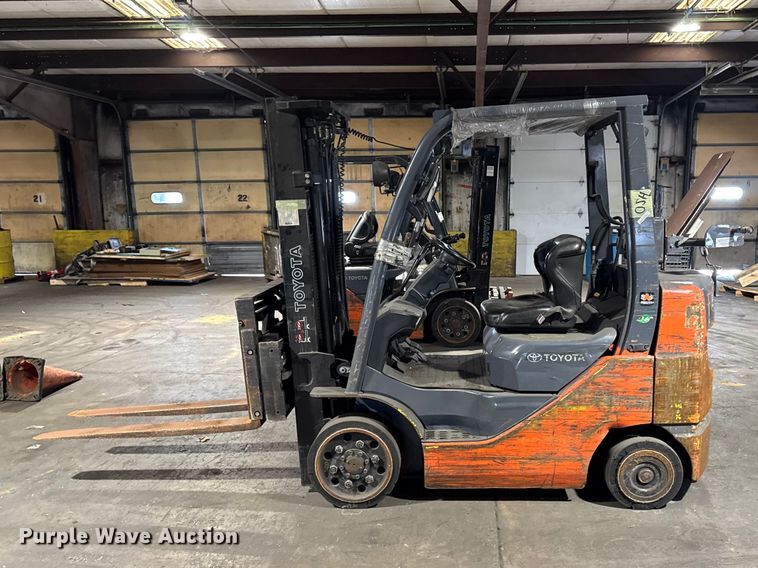 image for item FB5600 Toyota 8FGCU25 forklift