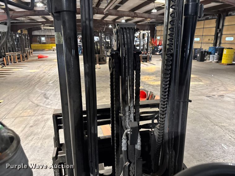 image for item FB5600 Toyota 8FGCU25 forklift