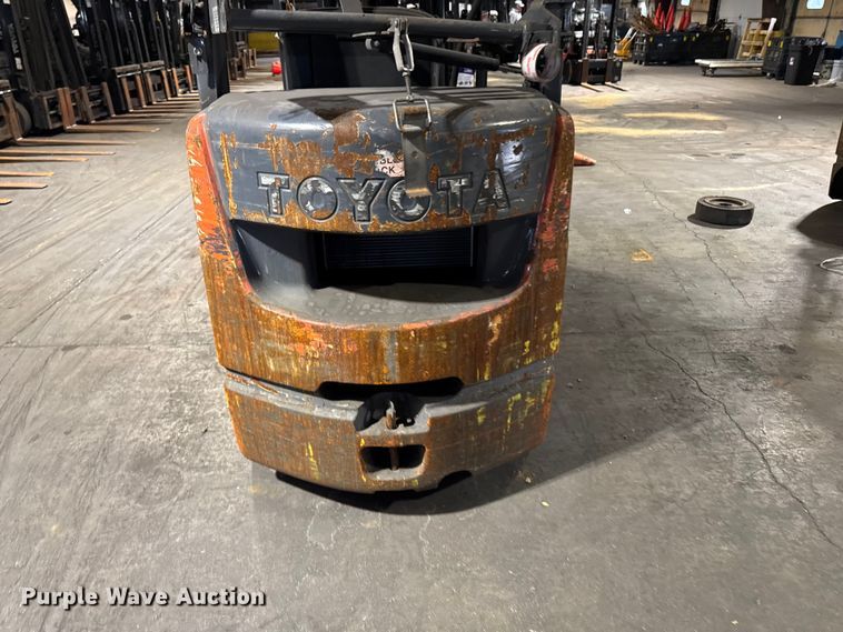image for item FB5600 Toyota 8FGCU25 forklift