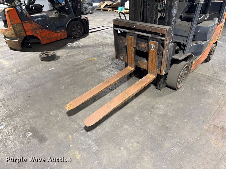 image for item FB5600 Toyota 8FGCU25 forklift