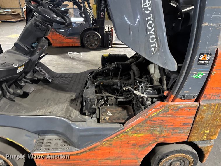 image for item FB5600 Toyota 8FGCU25 forklift