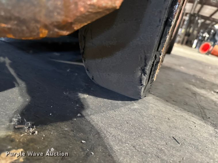 image for item FB5600 Toyota 8FGCU25 forklift