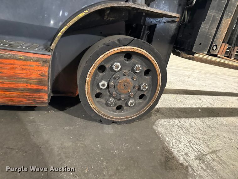 image for item FB5600 Toyota 8FGCU25 forklift