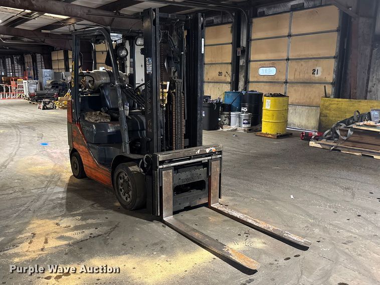 image for item FB5601 Toyota 8FGCU25 forklift