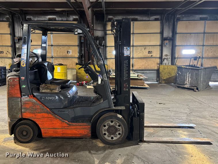 image for item FB5601 Toyota 8FGCU25 forklift