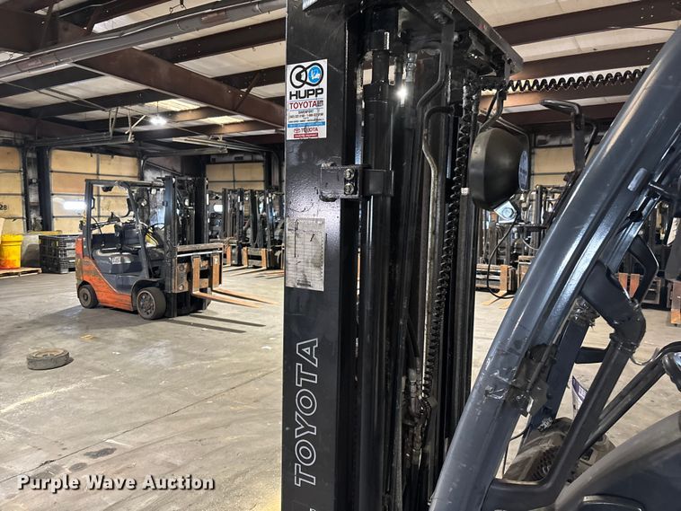 image for item FB5601 Toyota 8FGCU25 forklift