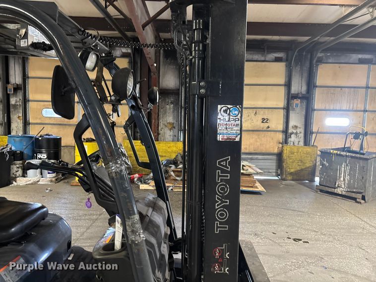 image for item FB5601 Toyota 8FGCU25 forklift