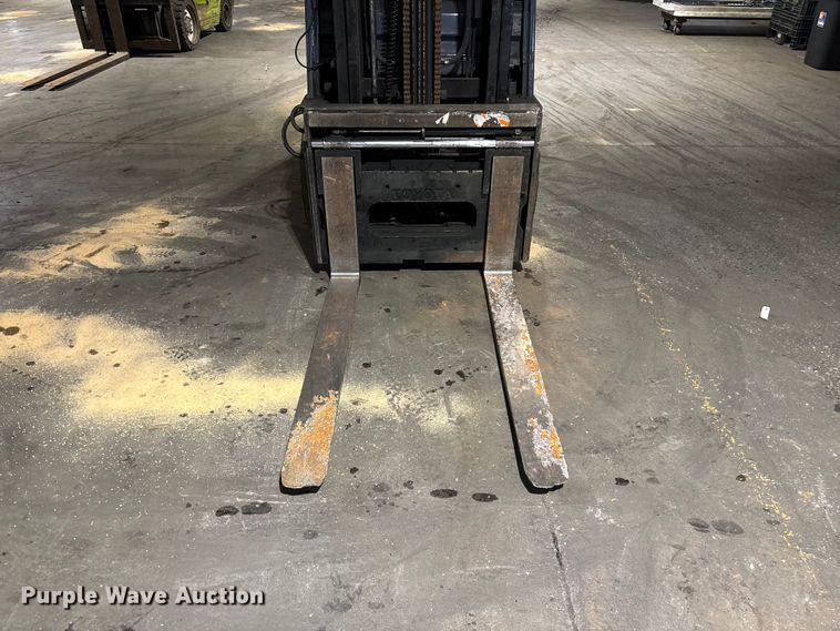 image for item FB5601 Toyota 8FGCU25 forklift