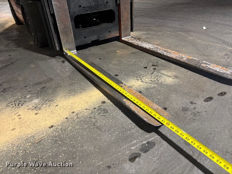 image for item FB5601 Toyota 8FGCU25 forklift