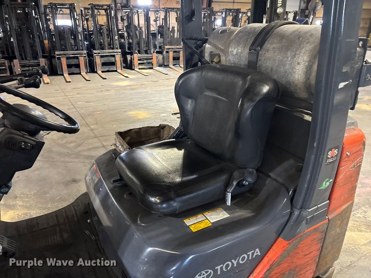 image for item FB5601 Toyota 8FGCU25 forklift