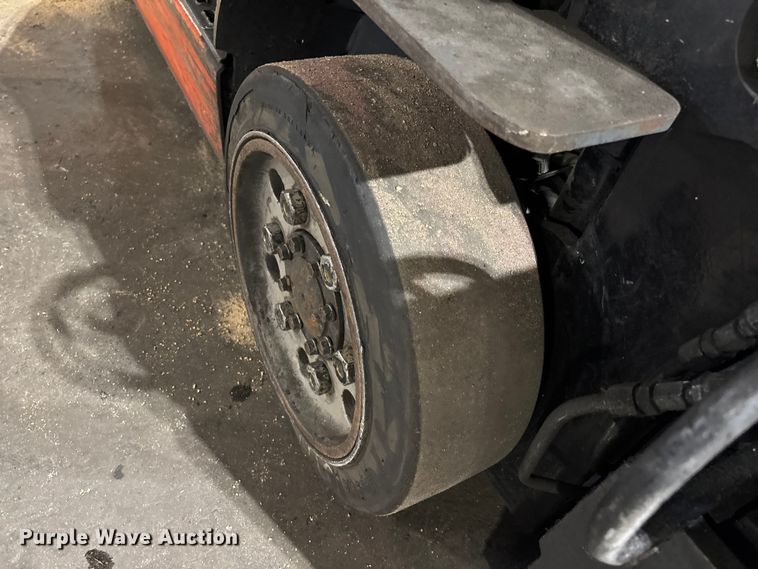 image for item FB5601 Toyota 8FGCU25 forklift