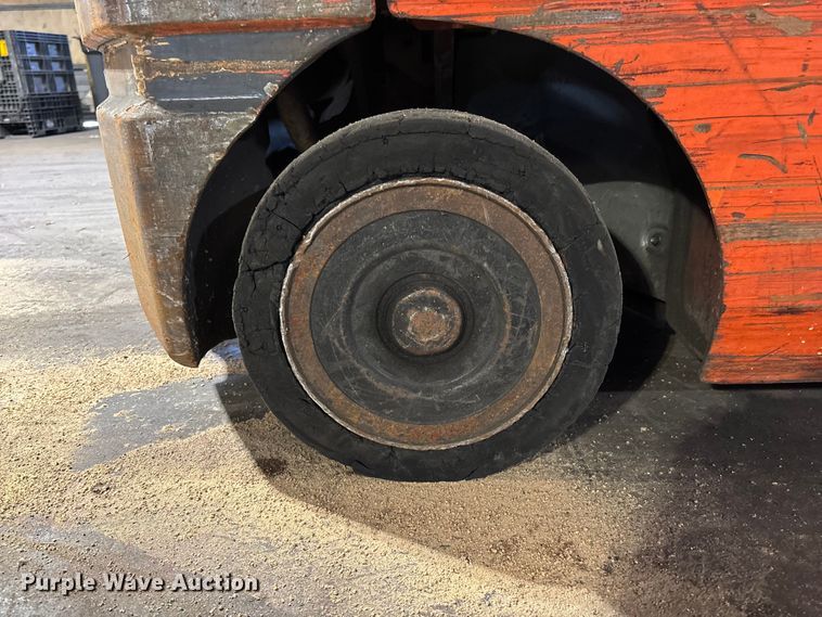 image for item FB5601 Toyota 8FGCU25 forklift