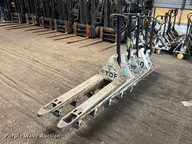 image for item FB5602 (5) Crown pallet jacks