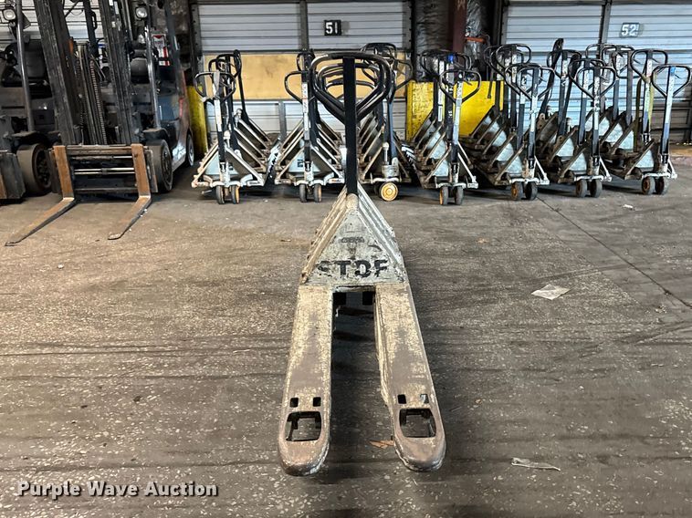 image for item FB5602 (5) Crown pallet jacks