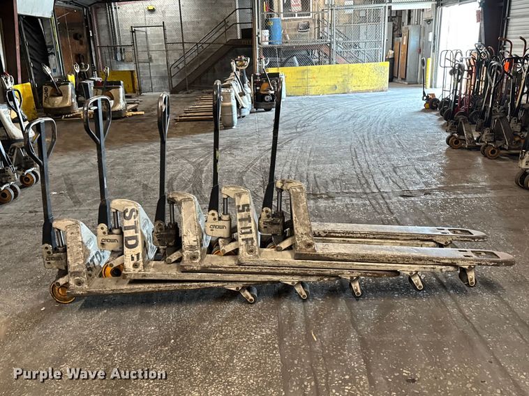 image for item FB5602 (5) Crown pallet jacks