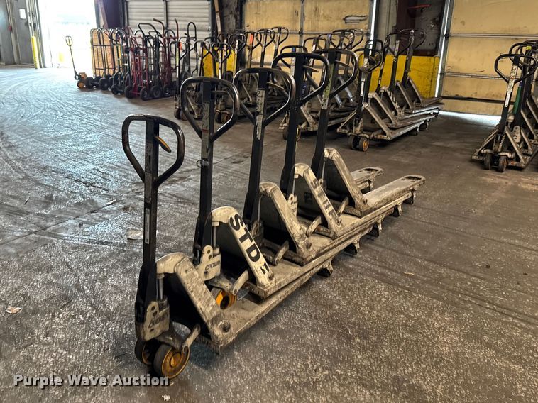 image for item FB5602 (5) Crown pallet jacks