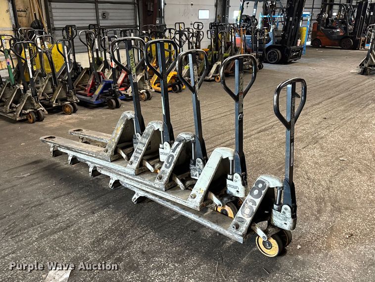 image for item FB5602 (5) Crown pallet jacks