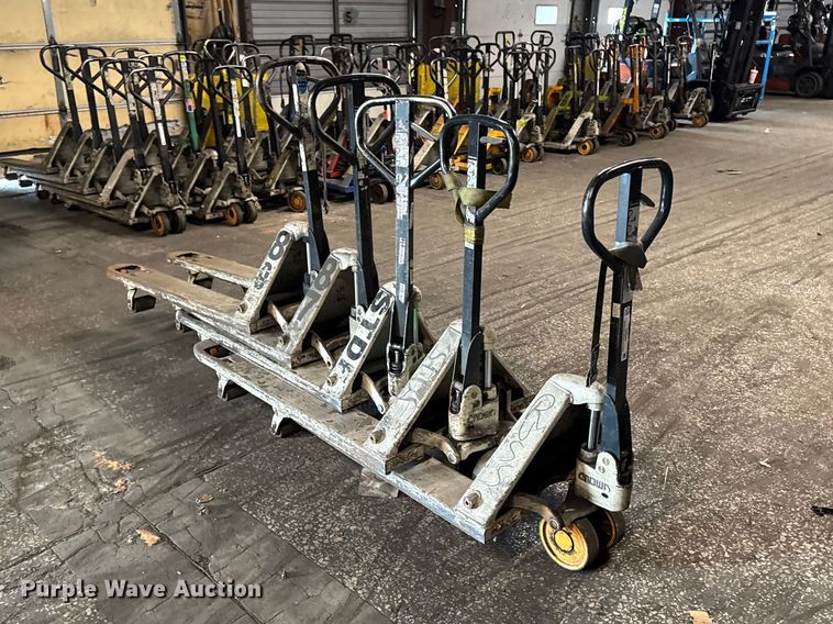 image for item FB5603 (5) Crown pallet jacks