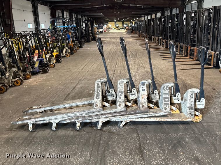 image for item FB5604 (5) Crown pallet jacks