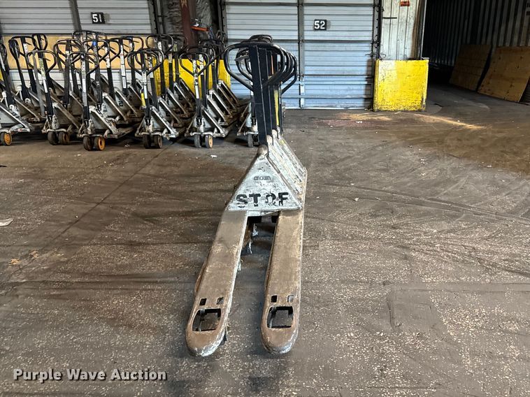 image for item FB5605 (5) Crown pallet jacks