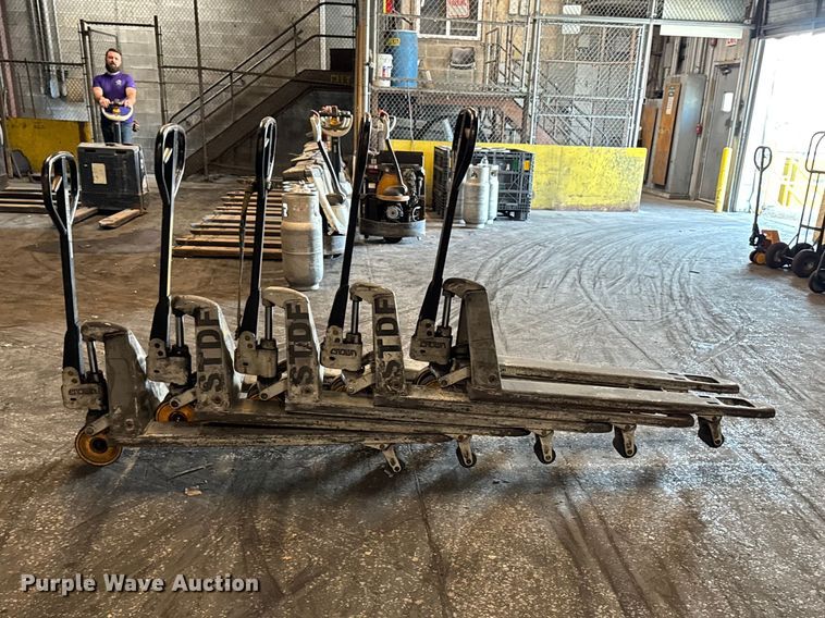 image for item FB5605 (5) Crown pallet jacks