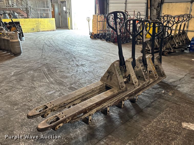 image for item FB5608 (5) Crown pallet jacks