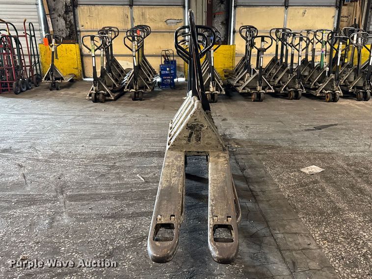 image for item FB5608 (5) Crown pallet jacks