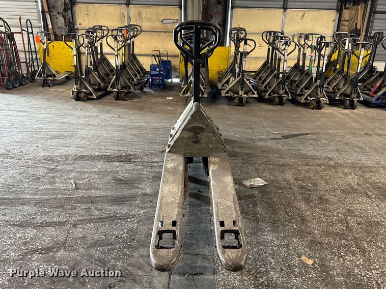 image for item FB5609 (5) Crown pallet jacks