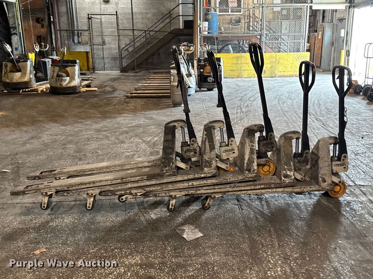 image for item FB5609 (5) Crown pallet jacks