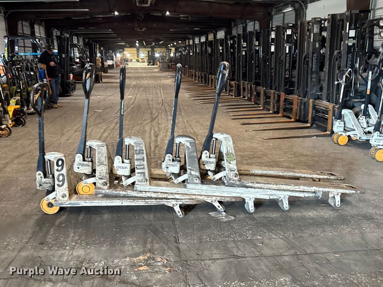image for item FB5610 (5) Crown pallet jacks