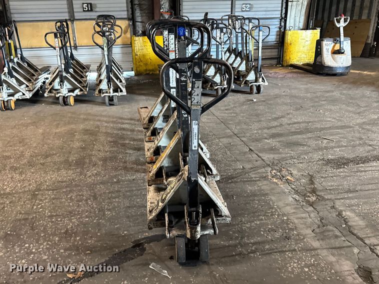 image for item FB5610 (5) Crown pallet jacks