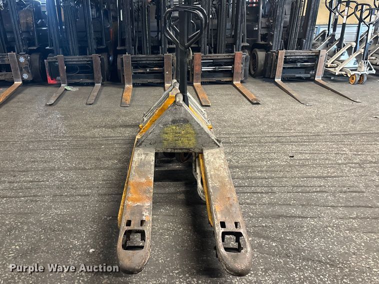 image for item FB5619 (5) pallet jacks