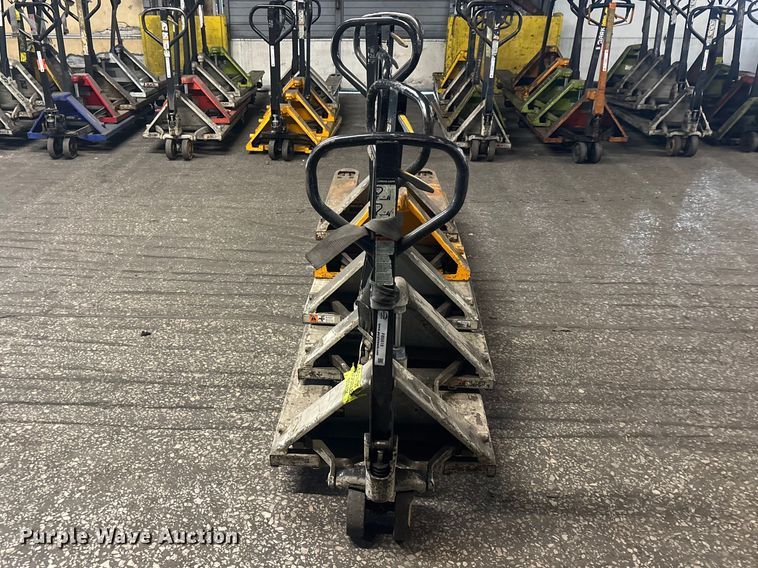image for item FB5619 (5) pallet jacks