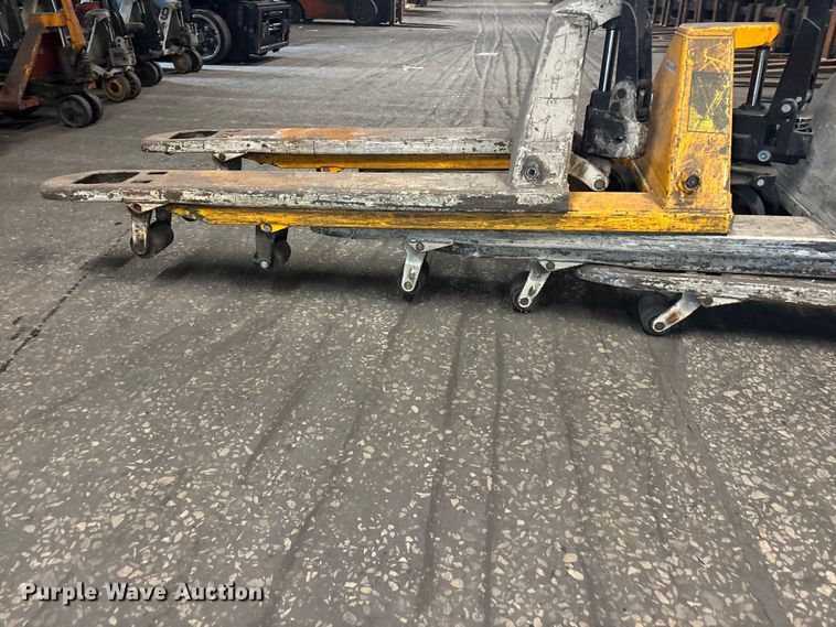 image for item FB5619 (5) pallet jacks