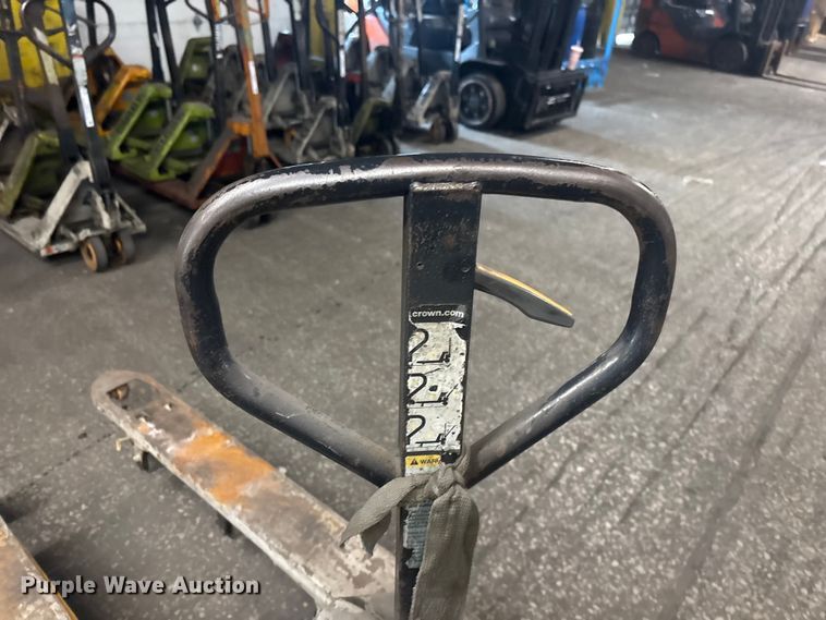 image for item FB5619 (5) pallet jacks