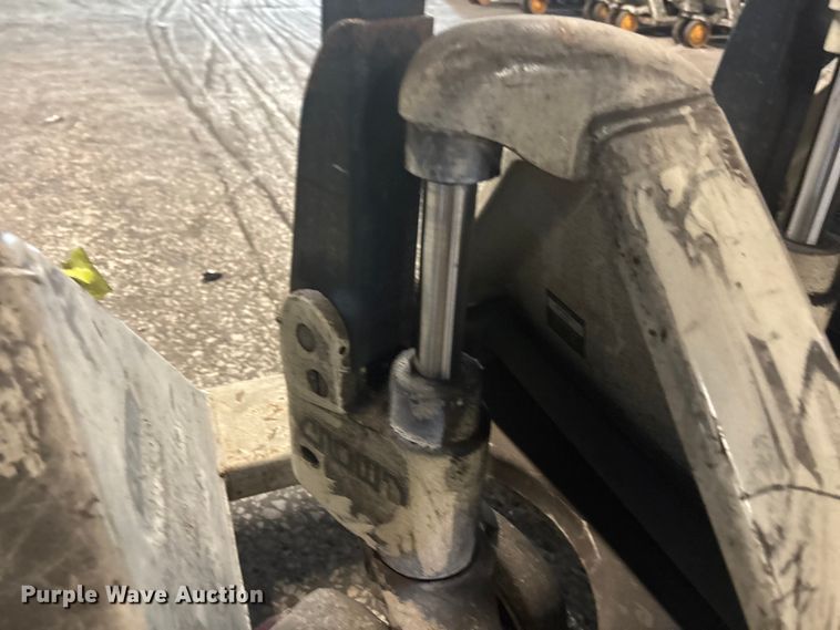 image for item FB5619 (5) pallet jacks